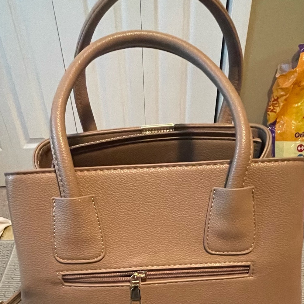 Elegant Tan Handbag